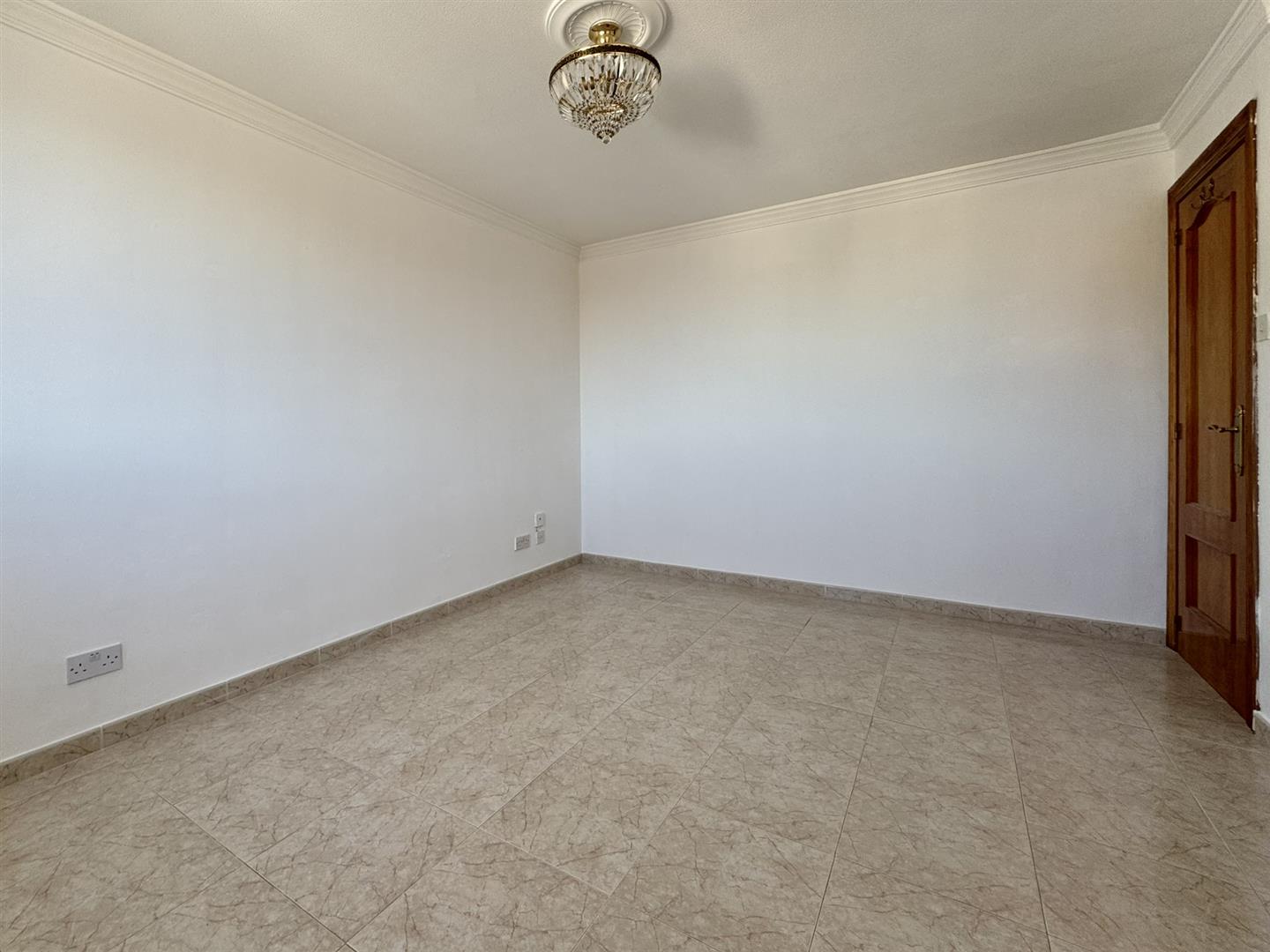 Image of Apartment - 2 Bedrooms - 1 Bathrooms for Sale in Brympton-Gibraltar, Image 4